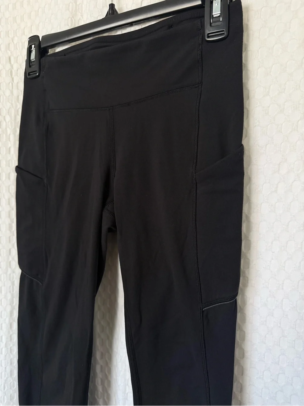 Lululemon Speed Up Tight Brushed Full-On Luxtreme 28” Black Size 4